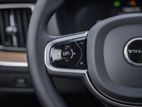 New 2026 Volvo XC60 B5 Plus w/ Protection Package Premier image 30