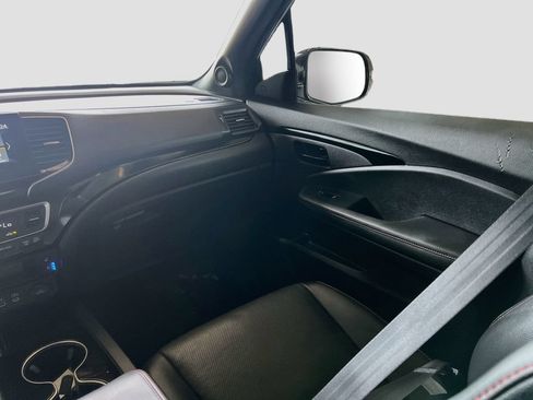 Used 2024 Honda Passport Black Edition image 25