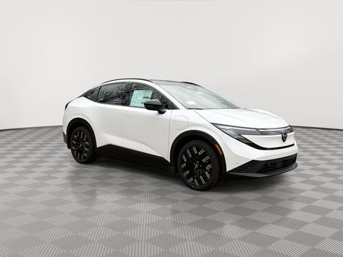 New 2026 Nissan Leaf Platinum+ w/ Cargo Package (Platinum+) image 13