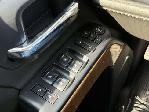 Used 2016 Chevrolet Silverado 1500 LTZ AWD/4WD image 17