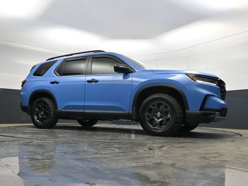Used 2025 Honda Pilot TrailSport image 26