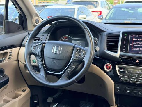 Used 2016 Honda Pilot Elite image 37