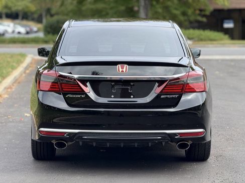 Used 2017 Honda Accord Sport image 5