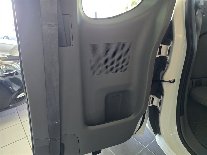 Used 2021 Nissan Frontier S RWD image 15