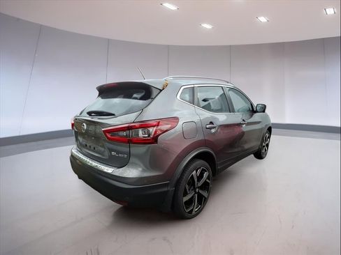 Used 2022 Nissan Rogue Sport SL w/ Premium Package image 4