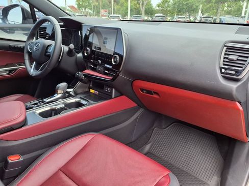 Used 2024 Lexus NX 250 FWD image 12