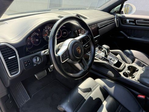Used 2021 Porsche Cayenne GTS AWD/4WD image 5