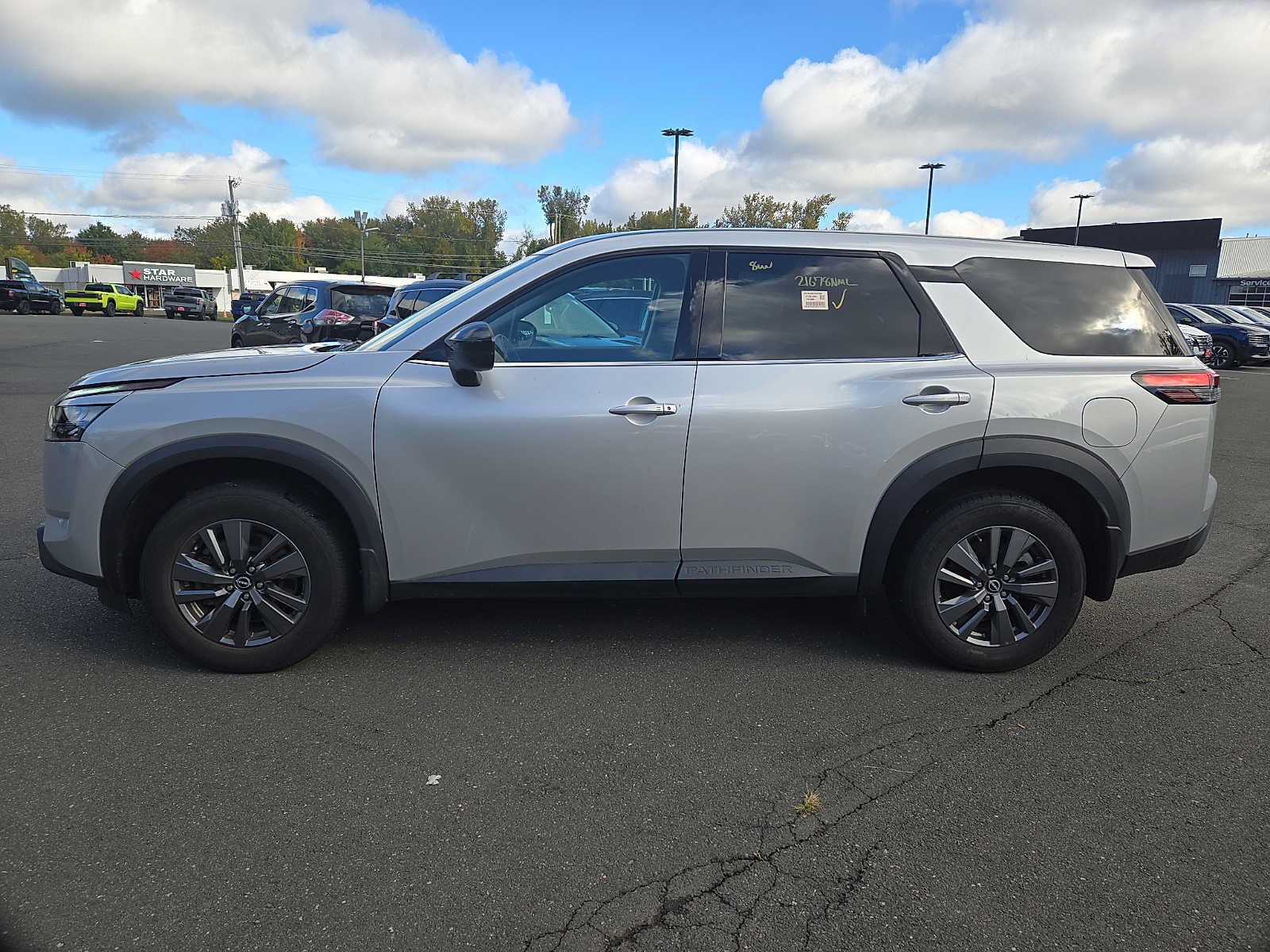 Used 2024 Nissan Pathfinder S AWD/4WD image 7
