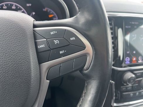 Used 2020 Jeep Grand Cherokee Limited w/ Luxury Group II image 33