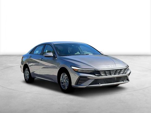 New 2026 Hyundai Elantra Blue image 11