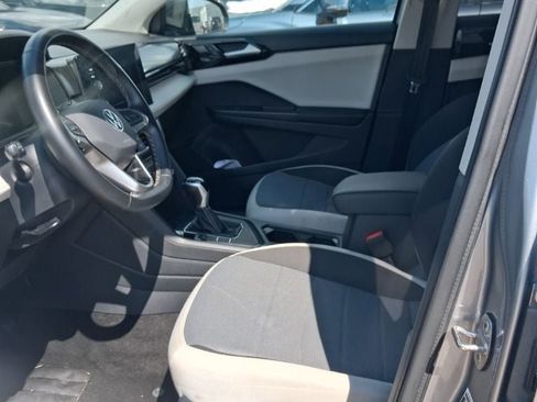 Used 2025 Volkswagen Taos S FWD image 5