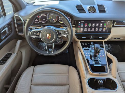 Certified 2022 Porsche Cayenne E-Hybrid image 18