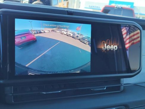 Certified 2025 Jeep Wrangler Unlimited Sahara w/ Safety Group AWD/4WD image 10