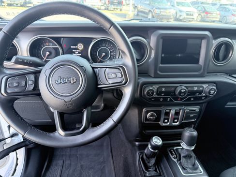 Used 2020 Jeep Wrangler Sport image 13