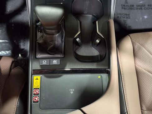 Used 2025 Lexus ES 300h Ultra Luxury w/ Accessory Package (Z2) FWD image 21