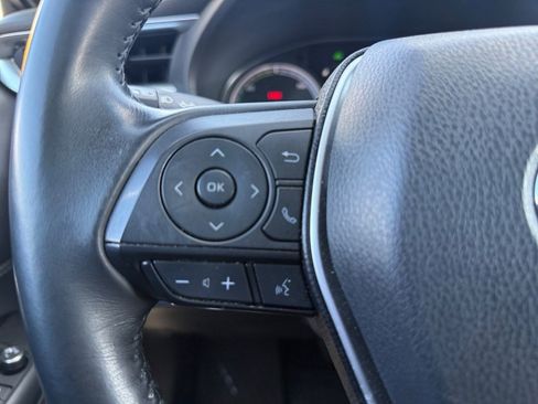 Used 2023 Toyota Venza LE image 15