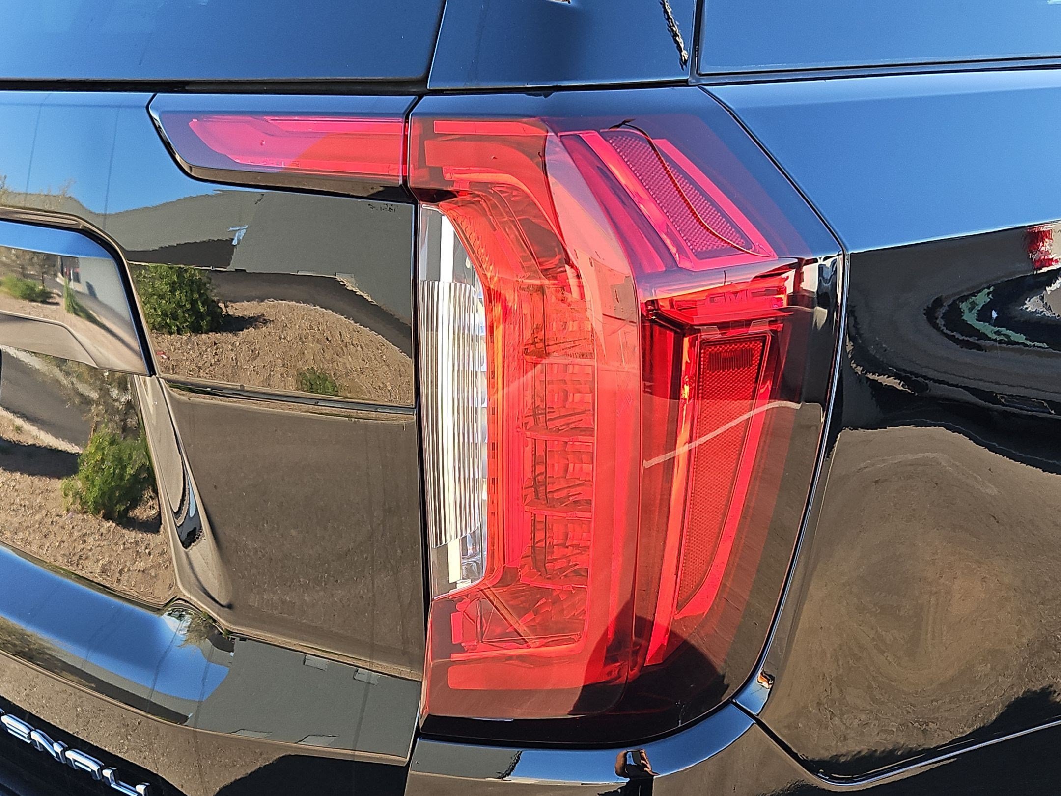 Certified 2023 GMC Yukon Denali Ultimate AWD/4WD image 12
