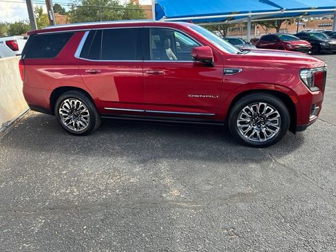 Used 2024 GMC Yukon Denali Ultimate AWD/4WD image 2