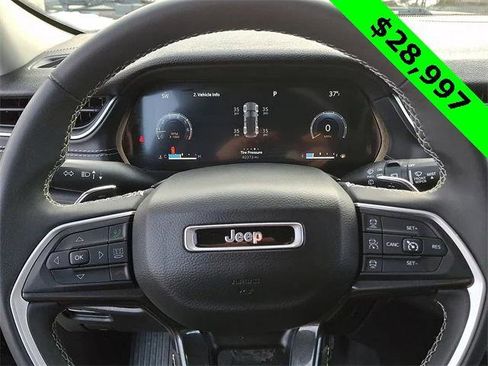 Certified 2023 Jeep Grand Cherokee Laredo image 19