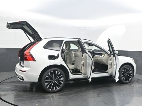 New 2026 Volvo XC60 B5 Ultra w/ Protection Package Premier image 39