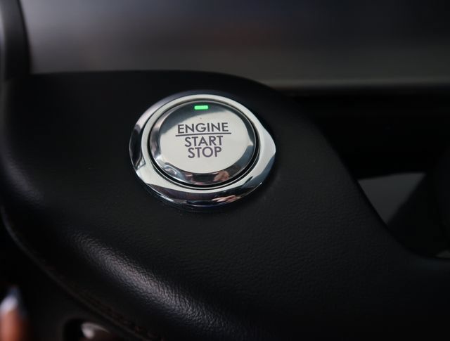 Used 2021 Lincoln Aviator AWD image 32