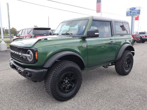 Used 2023 Ford Bronco Wildtrak image 9