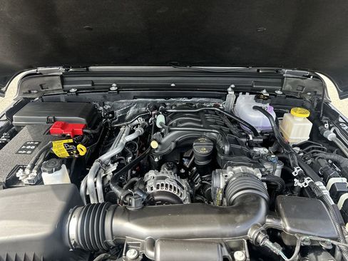 New 2025 Jeep Gladiator Willys image 40