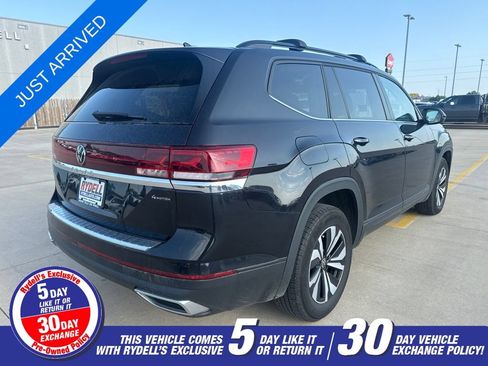 Used 2024 Volkswagen Atlas SE AWD/4WD image 5