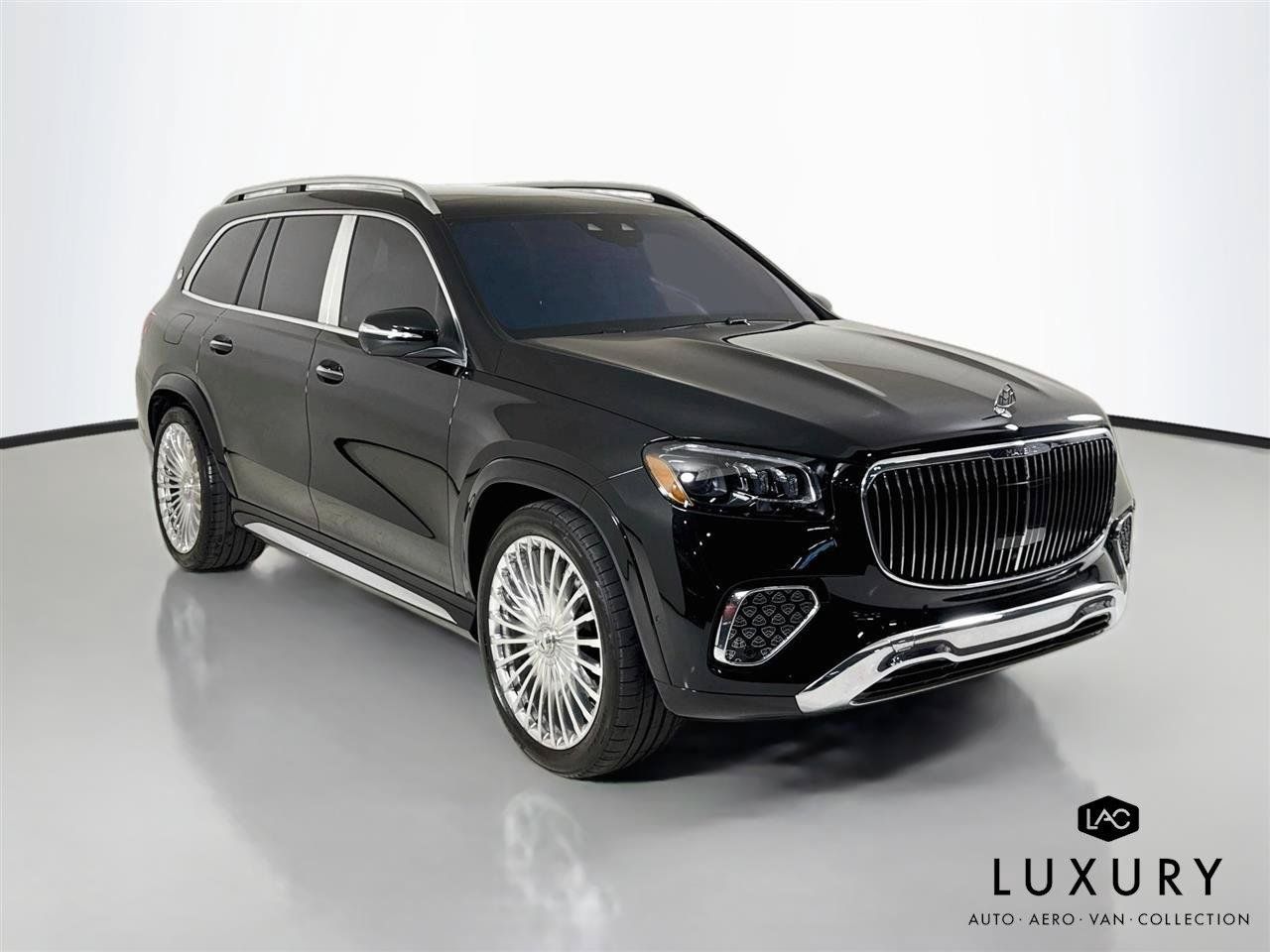 Used 2025 Mercedes-Benz Maybach GLS 600 4MATIC image 3