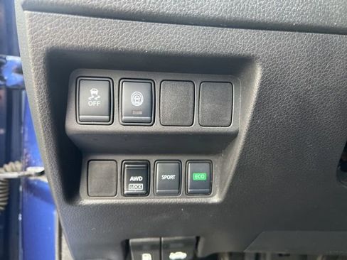 Used 2020 Nissan Rogue Sport S image 31