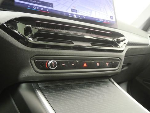 Used 2025 BMW 330i Sedan image 27