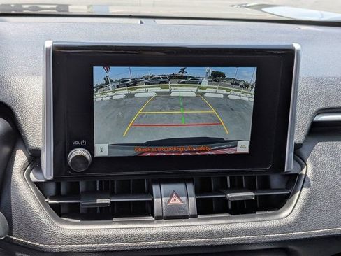 Used 2025 Toyota RAV4 XLE FWD image 22