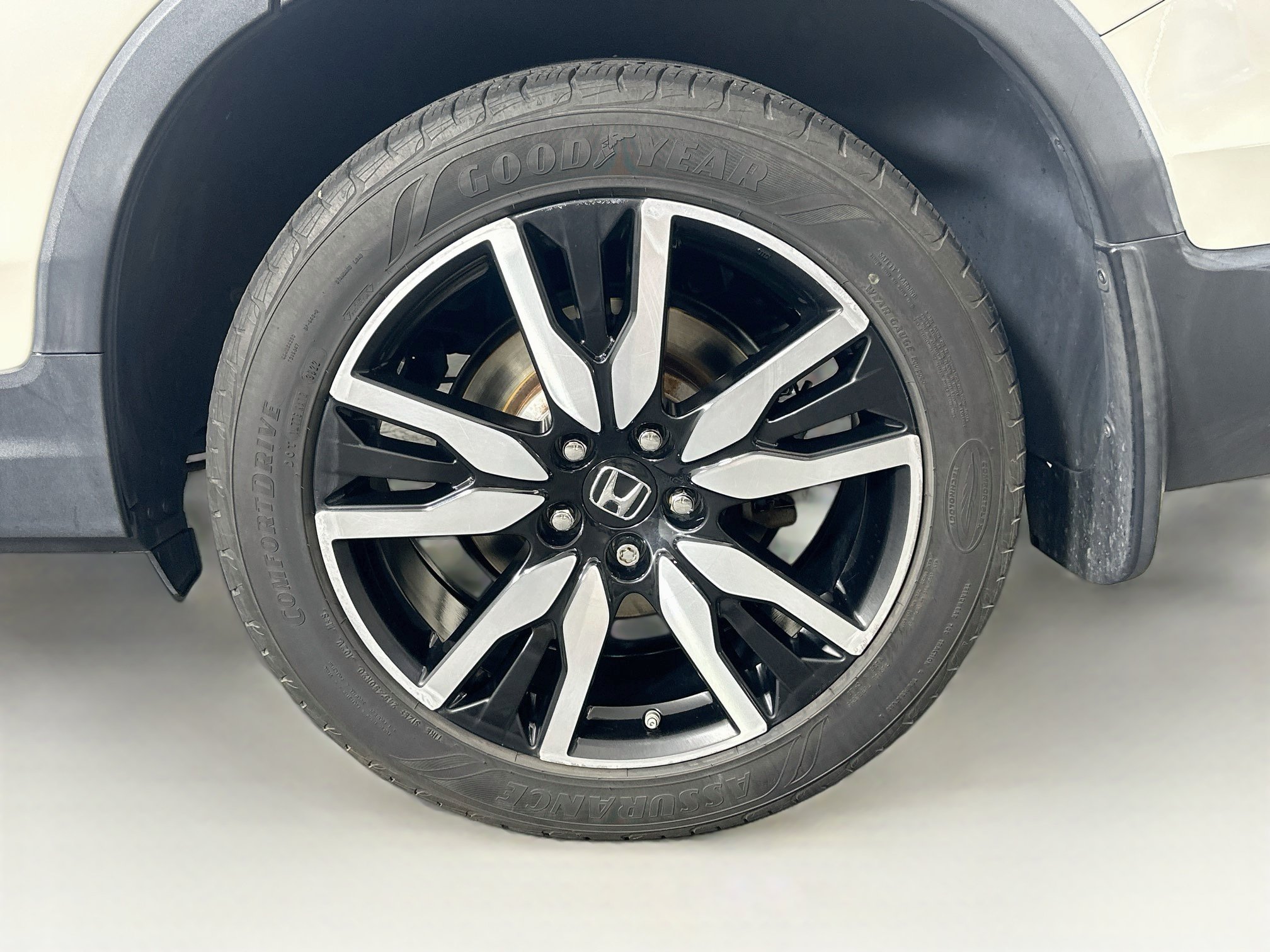 Used 2019 Honda Pilot Touring image 11