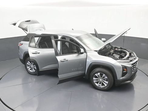 Used 2026 Chevrolet Equinox LT FWD image 67