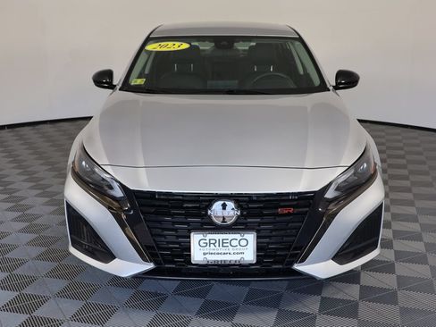 Used 2023 Nissan Altima 2.5 SR AWD/4WD image 3