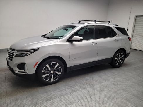 Used 2022 Chevrolet Equinox Premier FWD image 2