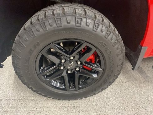 Used 2020 Chevrolet Silverado 1500 LT Trail Boss image 12