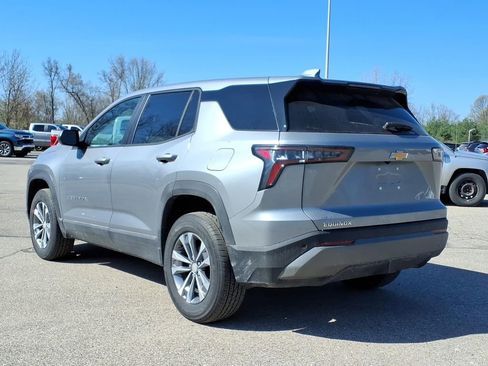Used 2025 Chevrolet Equinox LT FWD image 9