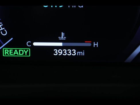 Used 2023 Toyota Crown Limited image 26