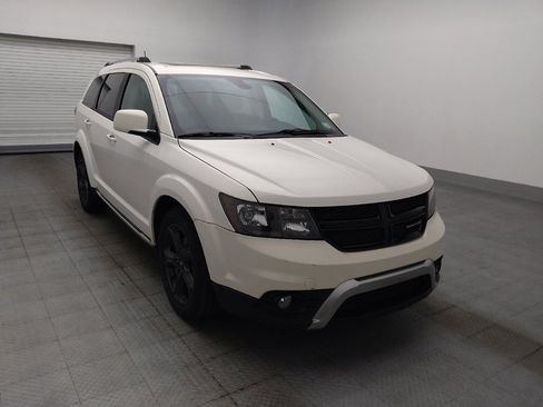 Used 2018 Dodge Journey Crossroad w/ Nav & Sun Group FWD image 13