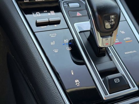 Used 2019 Porsche Panamera 4 AWD/4WD image 23