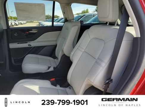 New 2025 Lincoln Aviator AWD w/ Equipment Group 101A image 19