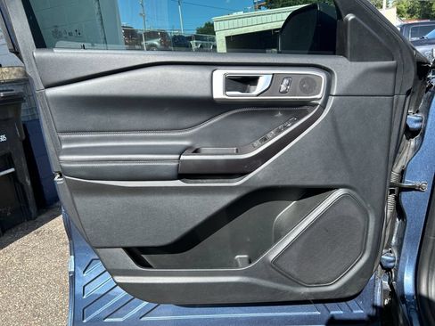 Used 2020 Ford Explorer XLT w/ Equipment Group 202A RWD image 7