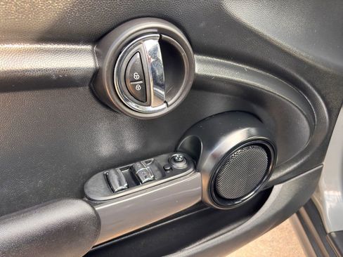 Used 2019 MINI Cooper Convertible w/ Signature Upholstery Package image 14