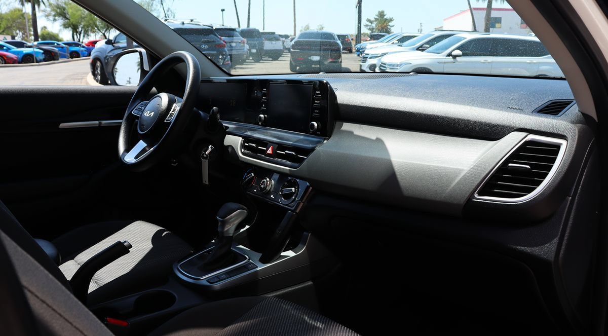 Used 2024 Kia Seltos LX AWD/4WD image 35