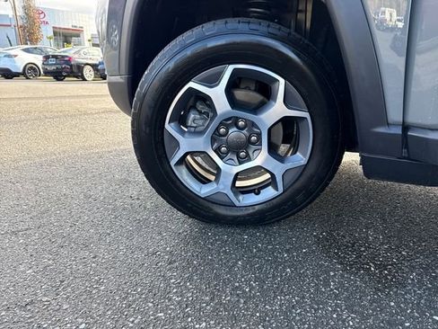 Used 2022 Jeep Compass Trailhawk image 32