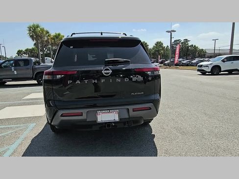 New 2026 Nissan Pathfinder Platinum FWD image 33