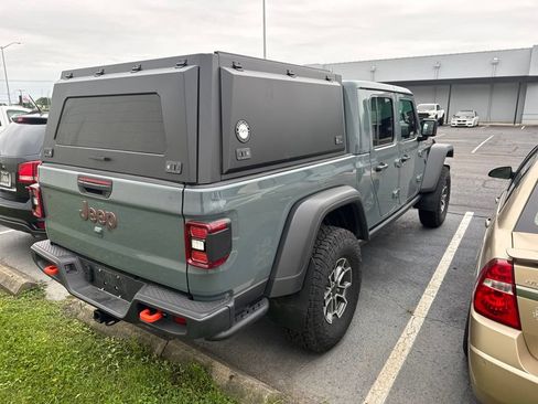 Used 2025 Jeep Gladiator Mojave w/ Convenience Group AWD/4WD image 4