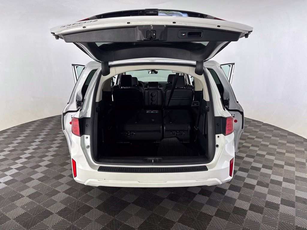 Used 2025 Honda Odyssey EX-L image 17