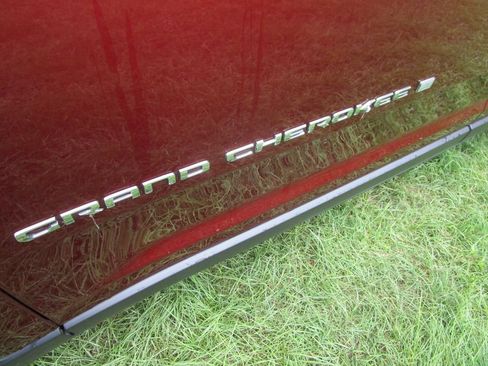 Used 2024 Jeep Grand Cherokee Limited AWD/4WD image 31